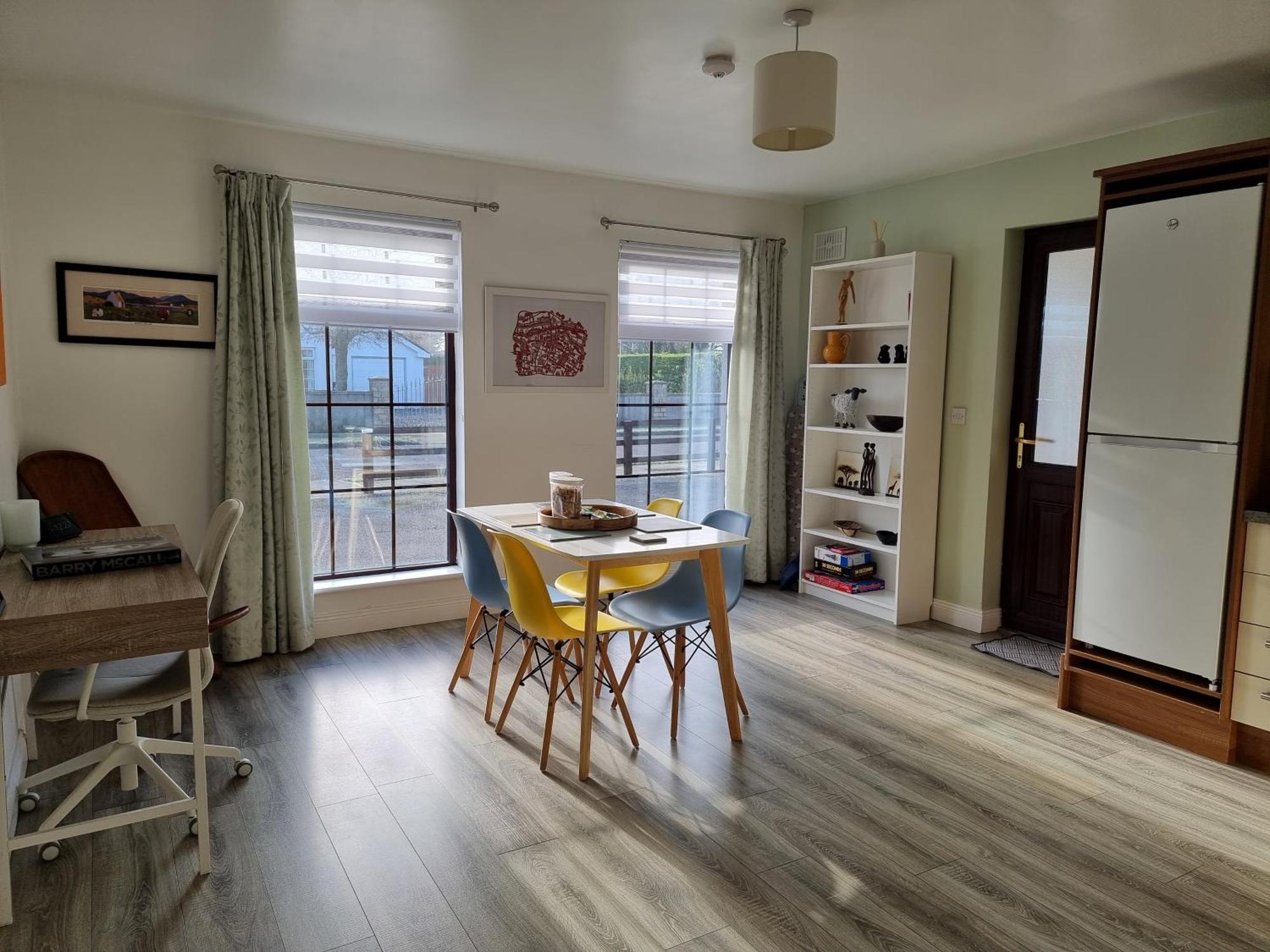 Spacious Curragh 2-Bed Apartment With Own Entrance Brownstown Exterior photo