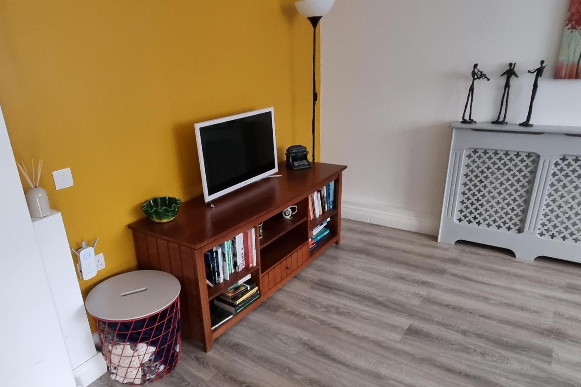 Spacious Curragh 2-Bed Apartment With Own Entrance Brownstown Exterior photo